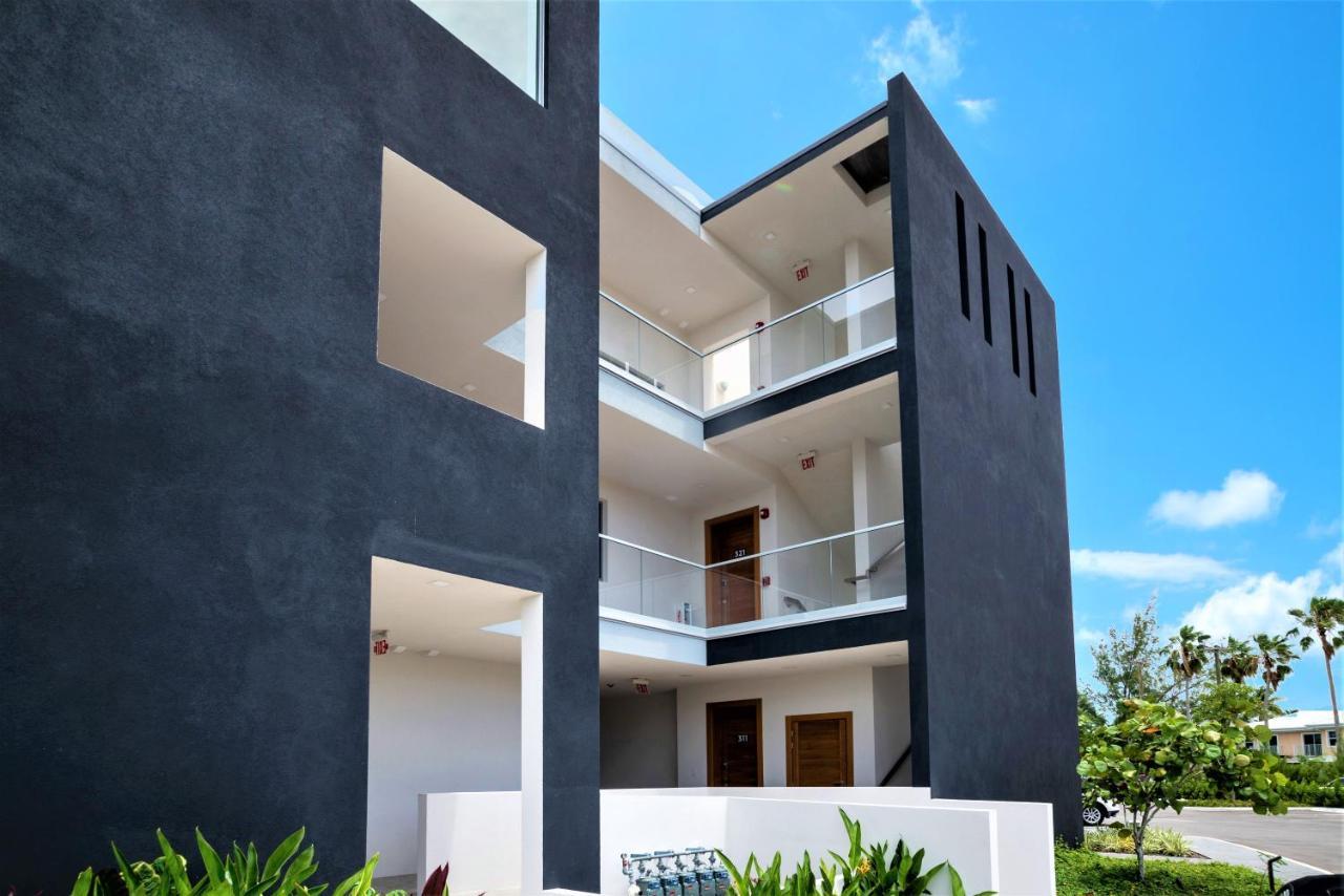 Cayman Luxury Rentals At One Canal Point Джорджтаун Экстерьер фото