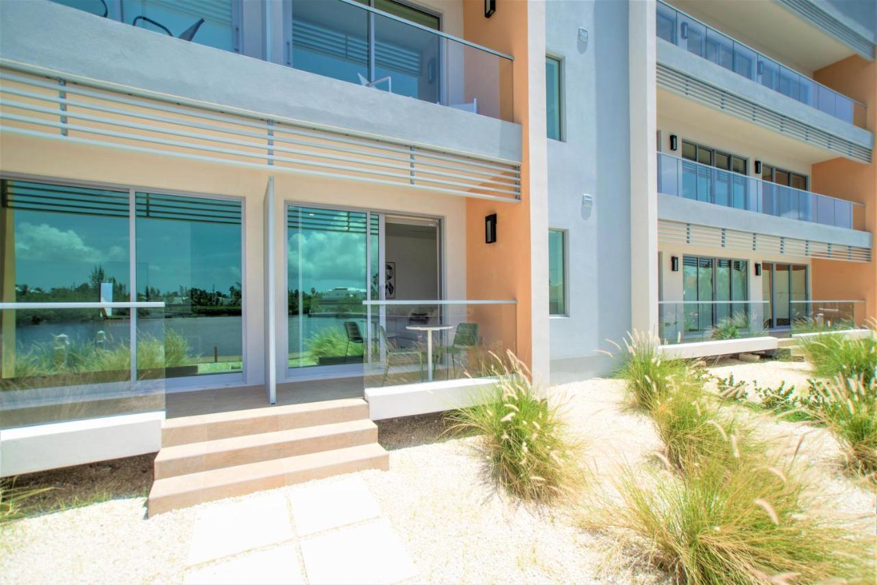 Cayman Luxury Rentals At One Canal Point Джорджтаун Экстерьер фото