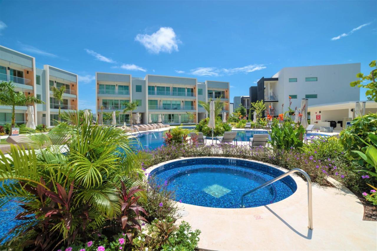 Cayman Luxury Rentals At One Canal Point Джорджтаун Экстерьер фото