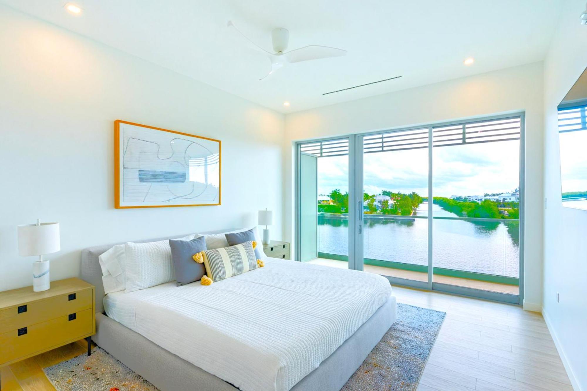 Cayman Luxury Rentals At One Canal Point Джорджтаун Экстерьер фото